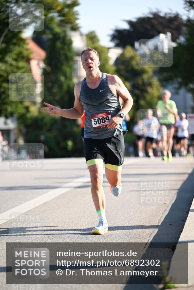 01.09.2024 - BARMER Alsterlauf Dr. Thomas Lammeyer http://msf.ph/oto/6892302 01.09.2024 09:24:25 Laufen 5089 meine-sportfotos.de