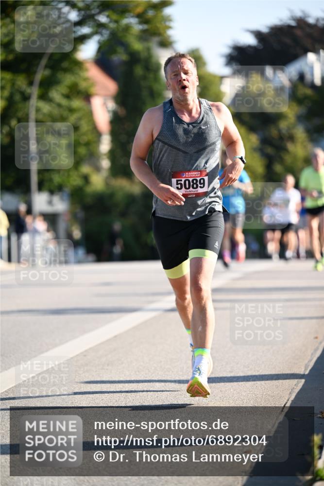 01.09.2024 - BARMER Alsterlauf Dr. Thomas Lammeyer http://msf.ph/oto/6892304 01.09.2024 09:24:25 Laufen 35, 5089 meine-sportfotos.de