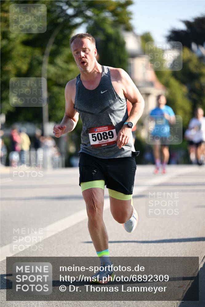 01.09.2024 - BARMER Alsterlauf Dr. Thomas Lammeyer http://msf.ph/oto/6892309 01.09.2024 09:24:25 Laufen 35, 5089 meine-sportfotos.de