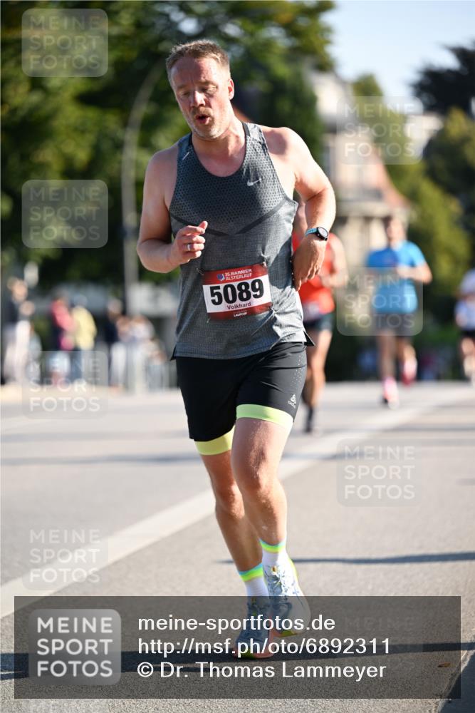 01.09.2024 - BARMER Alsterlauf Dr. Thomas Lammeyer http://msf.ph/oto/6892311 01.09.2024 09:24:26 Laufen 10, 35, 5089 meine-sportfotos.de
