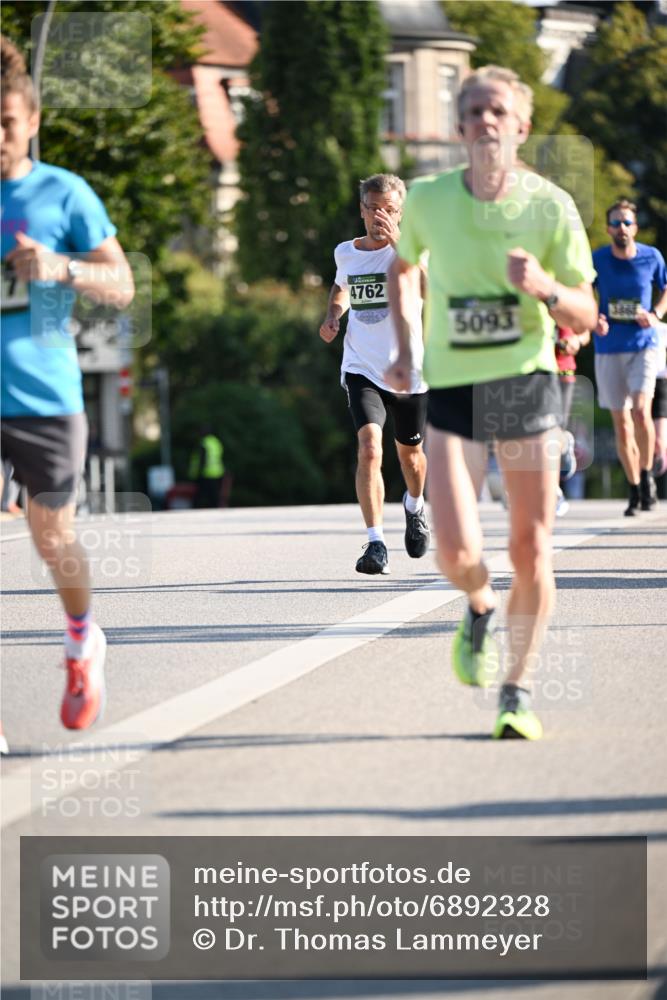 01.09.2024 - BARMER Alsterlauf Dr. Thomas Lammeyer http://msf.ph/oto/6892328 01.09.2024 09:24:29 Laufen 4762, 5093 meine-sportfotos.de