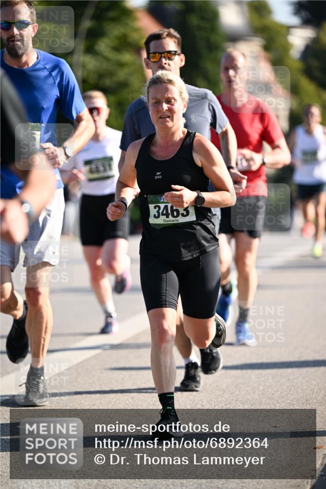 01.09.2024 - BARMER Alsterlauf Dr. Thomas Lammeyer http://msf.ph/oto/6892364 01.09.2024 09:24:36 Laufen 3463 meine-sportfotos.de