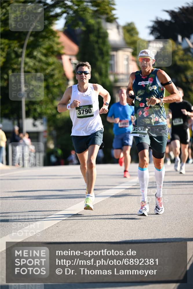 01.09.2024 - BARMER Alsterlauf Dr. Thomas Lammeyer http://msf.ph/oto/6892381 01.09.2024 09:24:38 Laufen 3790, 4538, 4538 meine-sportfotos.de