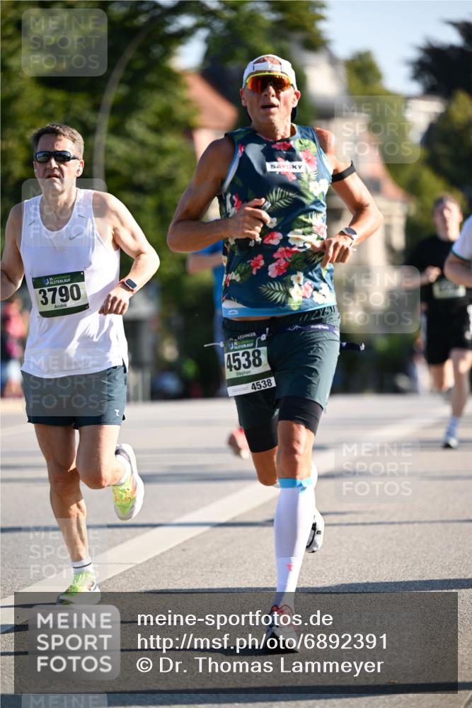 01.09.2024 - BARMER Alsterlauf Dr. Thomas Lammeyer http://msf.ph/oto/6892391 01.09.2024 09:24:40 Laufen 35, 3790, 135, 4538, 4538 meine-sportfotos.de