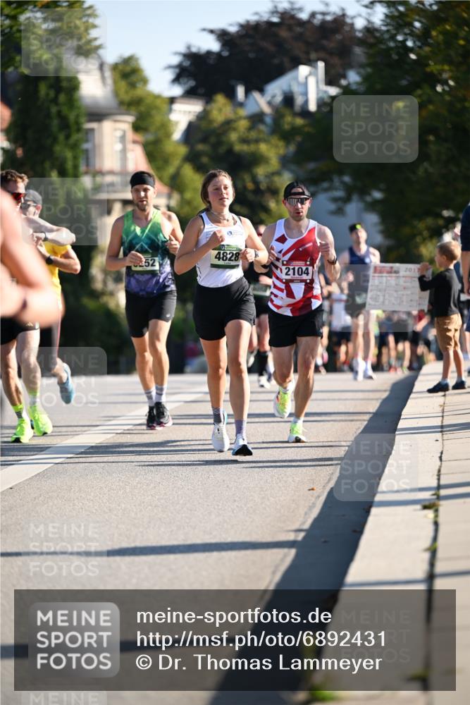 01.09.2024 - BARMER Alsterlauf Dr. Thomas Lammeyer http://msf.ph/oto/6892431 01.09.2024 09:24:46 Laufen 4828, 52, 2104, 2017 meine-sportfotos.de