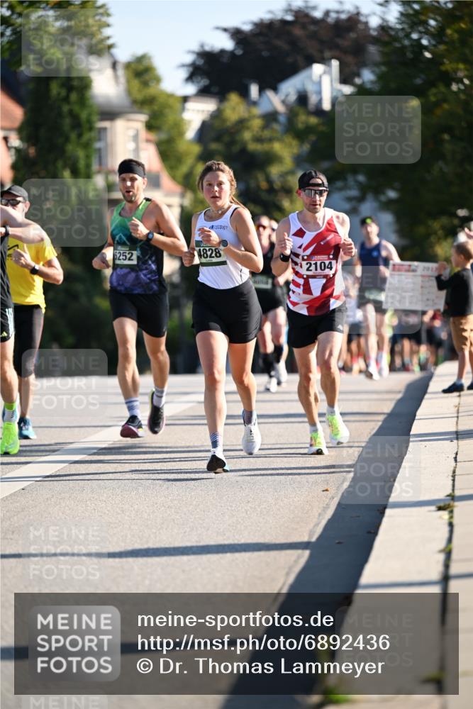 01.09.2024 - BARMER Alsterlauf Dr. Thomas Lammeyer http://msf.ph/oto/6892436 01.09.2024 09:24:47 Laufen 252, 4828, 2104, 2012 meine-sportfotos.de