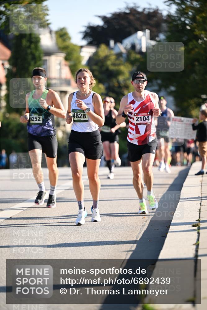01.09.2024 - BARMER Alsterlauf Dr. Thomas Lammeyer http://msf.ph/oto/6892439 01.09.2024 09:24:47 Laufen 4828, 5252, 2104 meine-sportfotos.de