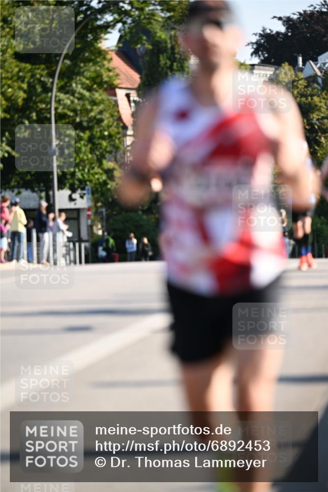 01.09.2024 - BARMER Alsterlauf Dr. Thomas Lammeyer http://msf.ph/oto/6892453 01.09.2024 09:24:50 Laufen  meine-sportfotos.de