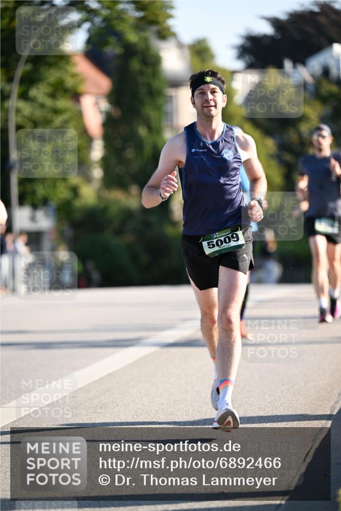 01.09.2024 - BARMER Alsterlauf Dr. Thomas Lammeyer http://msf.ph/oto/6892466 01.09.2024 09:24:53 Laufen 5009 meine-sportfotos.de