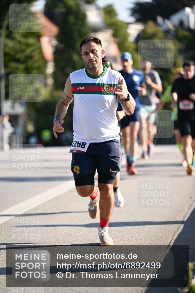 01.09.2024 - BARMER Alsterlauf Dr. Thomas Lammeyer http://msf.ph/oto/6892499 01.09.2024 09:24:58 Laufen 2268 meine-sportfotos.de