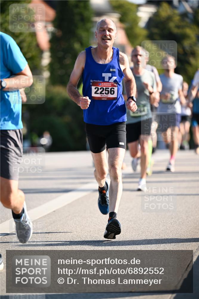 01.09.2024 - BARMER Alsterlauf Dr. Thomas Lammeyer http://msf.ph/oto/6892552 01.09.2024 09:25:07 Laufen 135, 2256 meine-sportfotos.de