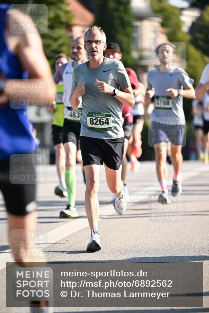 01.09.2024 - BARMER Alsterlauf Dr. Thomas Lammeyer http://msf.ph/oto/6892562 01.09.2024 09:25:08 Laufen 4839, 8264, 3788 meine-sportfotos.de