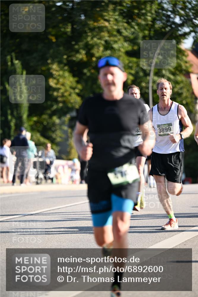 01.09.2024 - BARMER Alsterlauf Dr. Thomas Lammeyer http://msf.ph/oto/6892600 01.09.2024 09:25:15 Laufen 585, 3899 meine-sportfotos.de