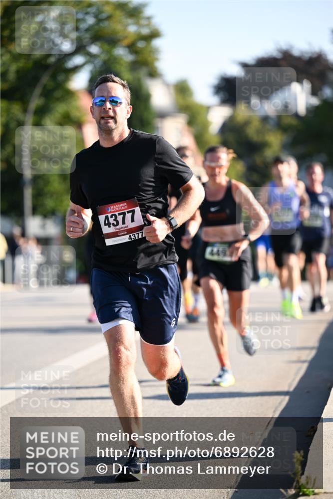 01.09.2024 - BARMER Alsterlauf Dr. Thomas Lammeyer http://msf.ph/oto/6892628 01.09.2024 09:25:20 Laufen 10, 35, 4377, 4377 meine-sportfotos.de