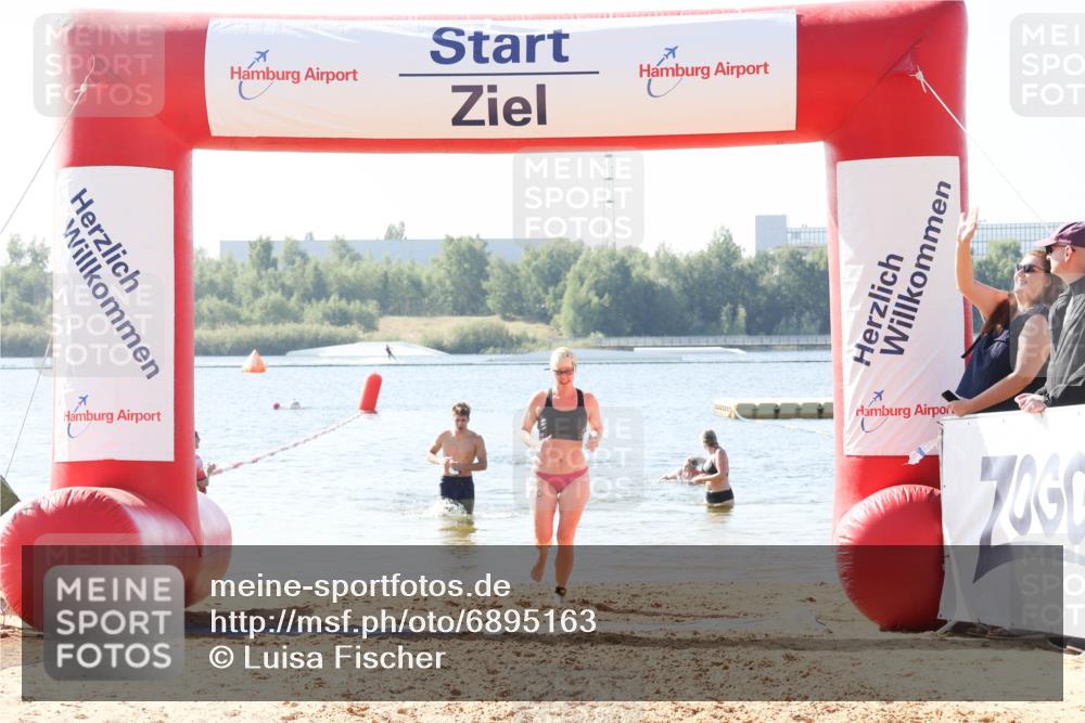 01.09.2024 - 17. Tribühne Triathlon Luisa Fischer http://msf.ph/oto/6895163 01.09.2024 11:02:01 Schwimmen 312, 398, 421 meine-sportfotos.de