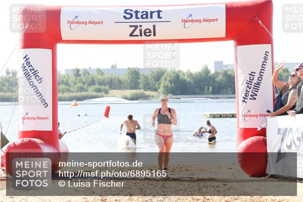 01.09.2024 - 17. Tribühne Triathlon Luisa Fischer http://msf.ph/oto/6895165 01.09.2024 11:02:02 Schwimmen 312, 398, 421 meine-sportfotos.de