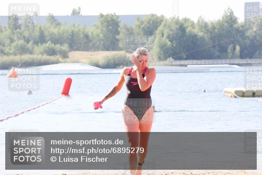 01.09.2024 - 17. Tribühne Triathlon Luisa Fischer http://msf.ph/oto/6895279 01.09.2024 11:03:39 Schwimmen 445 meine-sportfotos.de