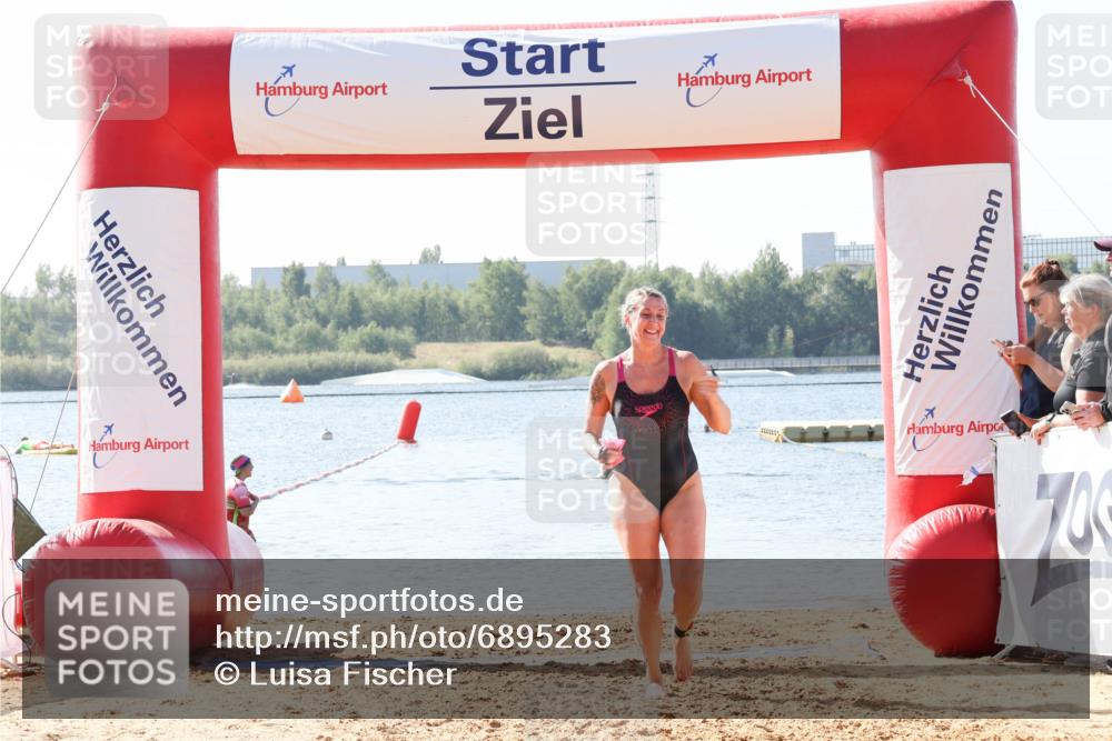 01.09.2024 - 17. Tribühne Triathlon Luisa Fischer http://msf.ph/oto/6895283 01.09.2024 11:03:41 Schwimmen 445 meine-sportfotos.de