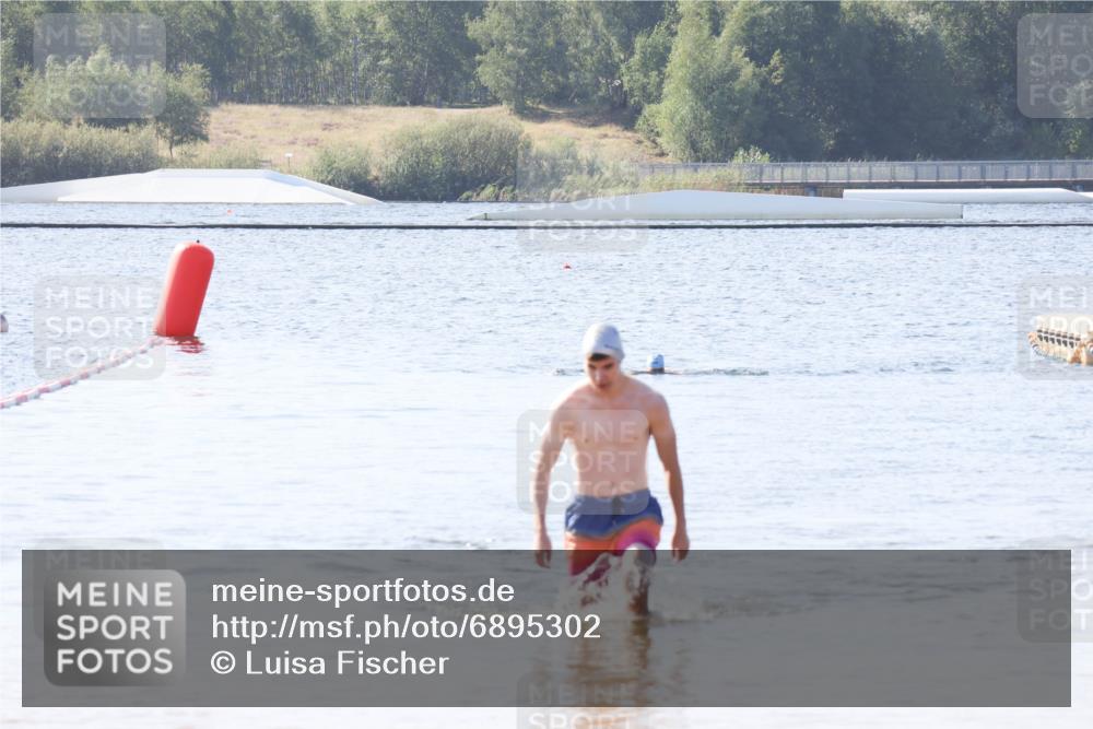 01.09.2024 - 17. Tribühne Triathlon Luisa Fischer http://msf.ph/oto/6895302 01.09.2024 11:04:12 Schwimmen 364 meine-sportfotos.de