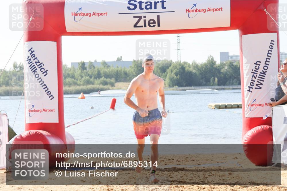 01.09.2024 - 17. Tribühne Triathlon Luisa Fischer http://msf.ph/oto/6895314 01.09.2024 11:04:20 Schwimmen 364 meine-sportfotos.de