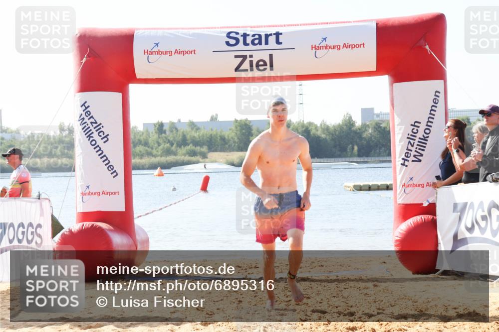 01.09.2024 - 17. Tribühne Triathlon Luisa Fischer http://msf.ph/oto/6895316 01.09.2024 11:04:20 Schwimmen 364 meine-sportfotos.de