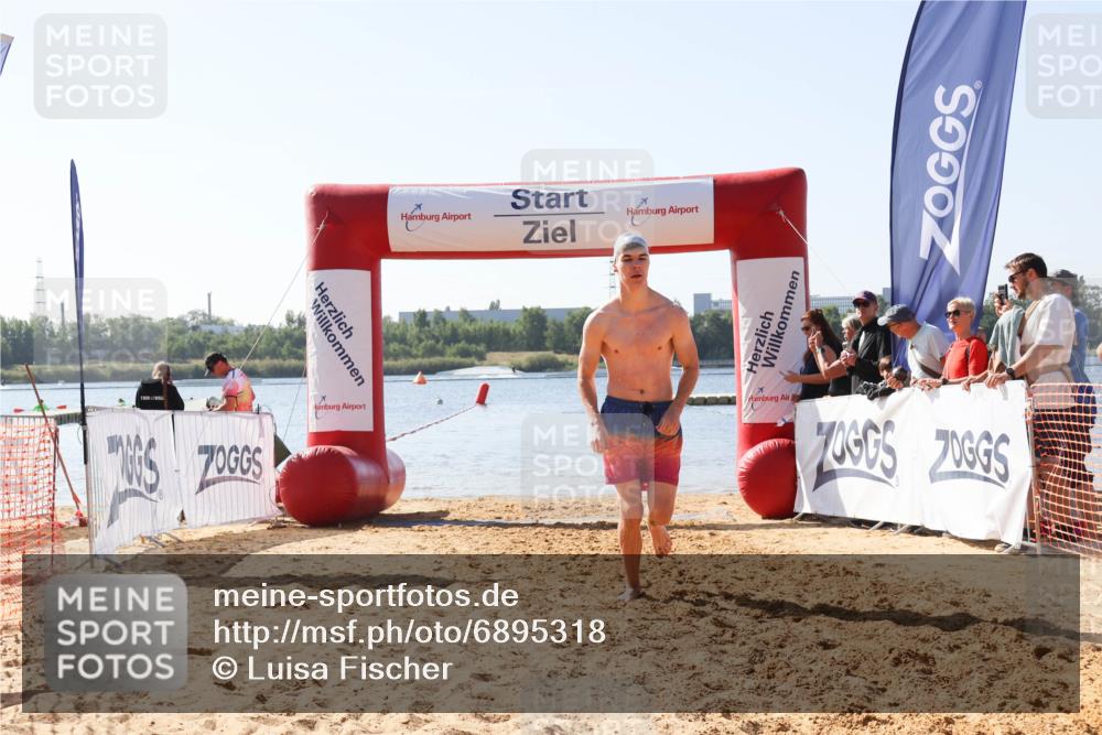 01.09.2024 - 17. Tribühne Triathlon Luisa Fischer http://msf.ph/oto/6895318 01.09.2024 11:04:21 Schwimmen 364 meine-sportfotos.de