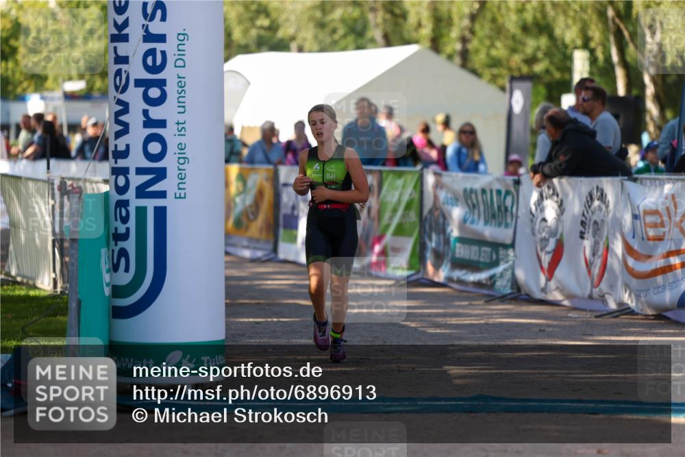 01.09.2024 - 17. Tribühne Triathlon Michael Strokosch http://msf.ph/oto/6896913 01.09.2024 09:50:23 Ziel 77, 104 meine-sportfotos.de