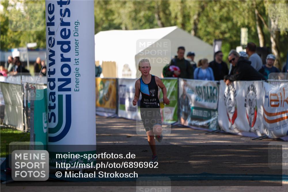 01.09.2024 - 17. Tribühne Triathlon Michael Strokosch http://msf.ph/oto/6896962 01.09.2024 09:50:38 Ziel 63, 78, 79, 100 meine-sportfotos.de
