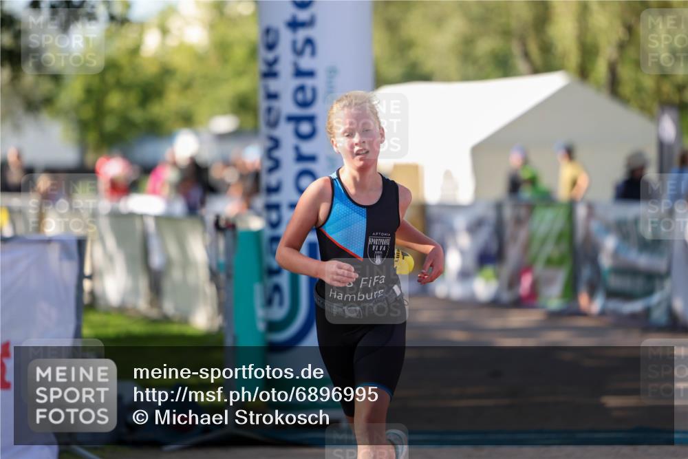 01.09.2024 - 17. Tribühne Triathlon Michael Strokosch http://msf.ph/oto/6896995 01.09.2024 09:50:40 Ziel 63, 78, 79, 100 meine-sportfotos.de