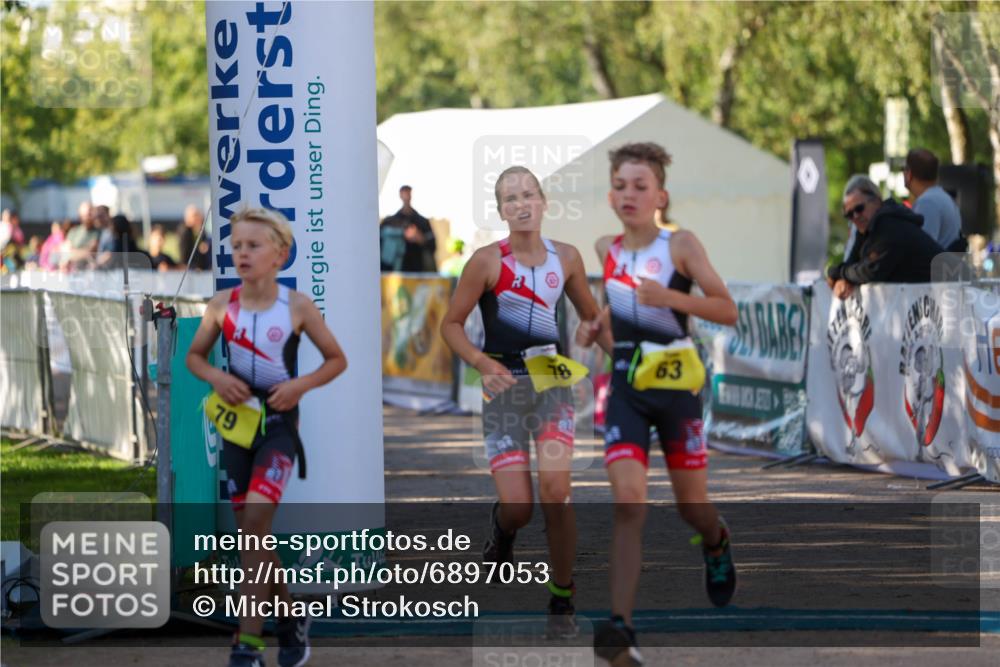 01.09.2024 - 17. Tribühne Triathlon Michael Strokosch http://msf.ph/oto/6897053 01.09.2024 09:50:45 Ziel 63, 78, 79 meine-sportfotos.de