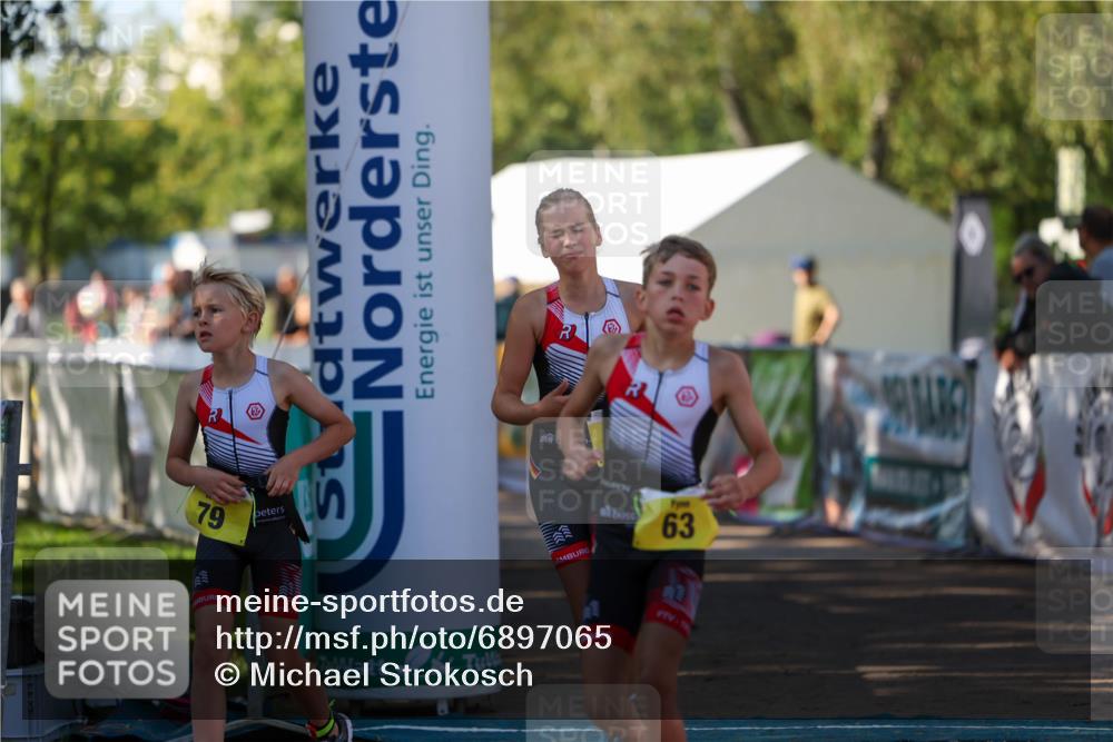 01.09.2024 - 17. Tribühne Triathlon Michael Strokosch http://msf.ph/oto/6897065 01.09.2024 09:50:45 Ziel 63, 78, 79 meine-sportfotos.de