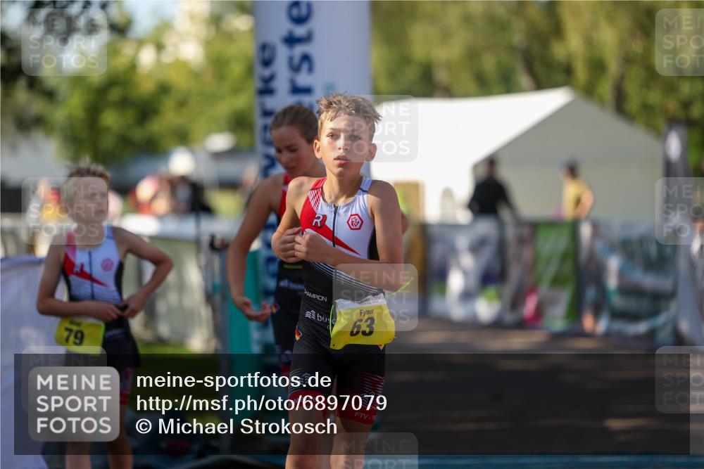 01.09.2024 - 17. Tribühne Triathlon Michael Strokosch http://msf.ph/oto/6897079 01.09.2024 09:50:46 Ziel 63, 78, 79 meine-sportfotos.de