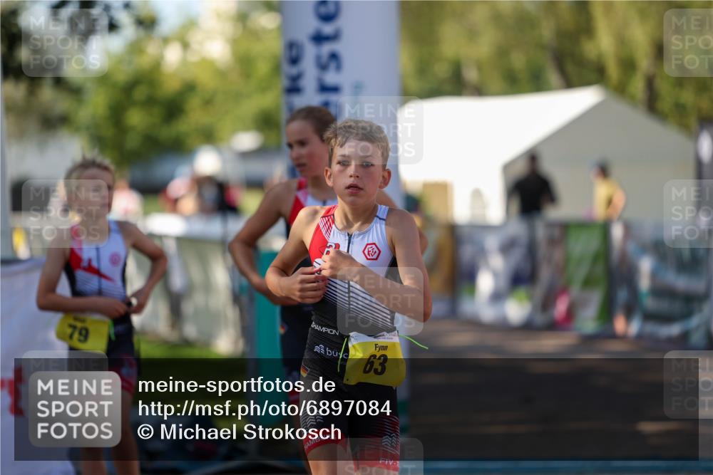 01.09.2024 - 17. Tribühne Triathlon Michael Strokosch http://msf.ph/oto/6897084 01.09.2024 09:50:47 Ziel 63, 78, 79 meine-sportfotos.de