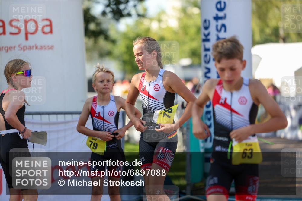 01.09.2024 - 17. Tribühne Triathlon Michael Strokosch http://msf.ph/oto/6897088 01.09.2024 09:50:47 Ziel 63, 78, 79 meine-sportfotos.de