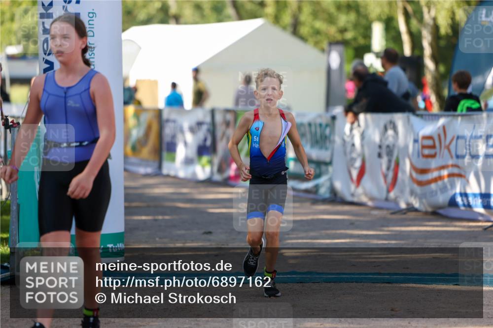 01.09.2024 - 17. Tribühne Triathlon Michael Strokosch http://msf.ph/oto/6897162 01.09.2024 09:50:58 Ziel 81, 87 meine-sportfotos.de