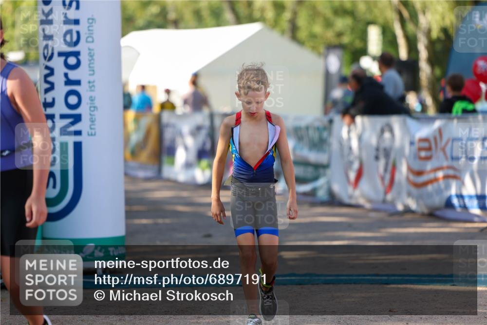 01.09.2024 - 17. Tribühne Triathlon Michael Strokosch http://msf.ph/oto/6897191 01.09.2024 09:50:59 Ziel 81, 87 meine-sportfotos.de