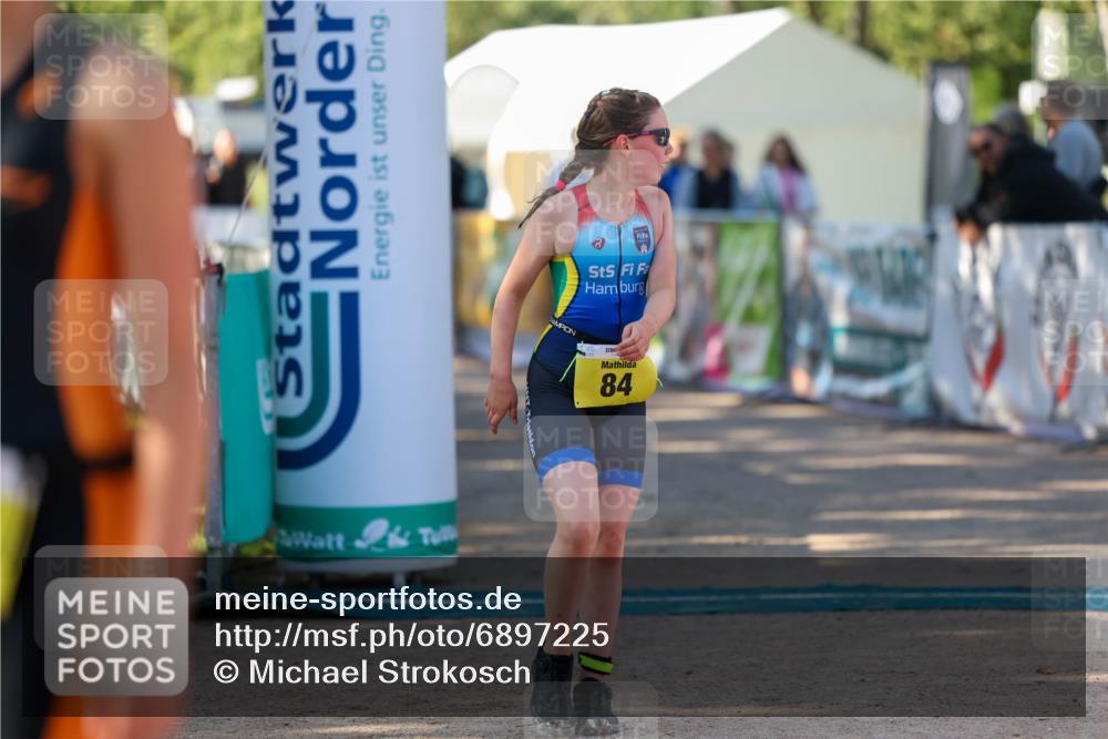 01.09.2024 - 17. Tribühne Triathlon Michael Strokosch http://msf.ph/oto/6897225 01.09.2024 09:51:10 Ziel 84, 129 meine-sportfotos.de