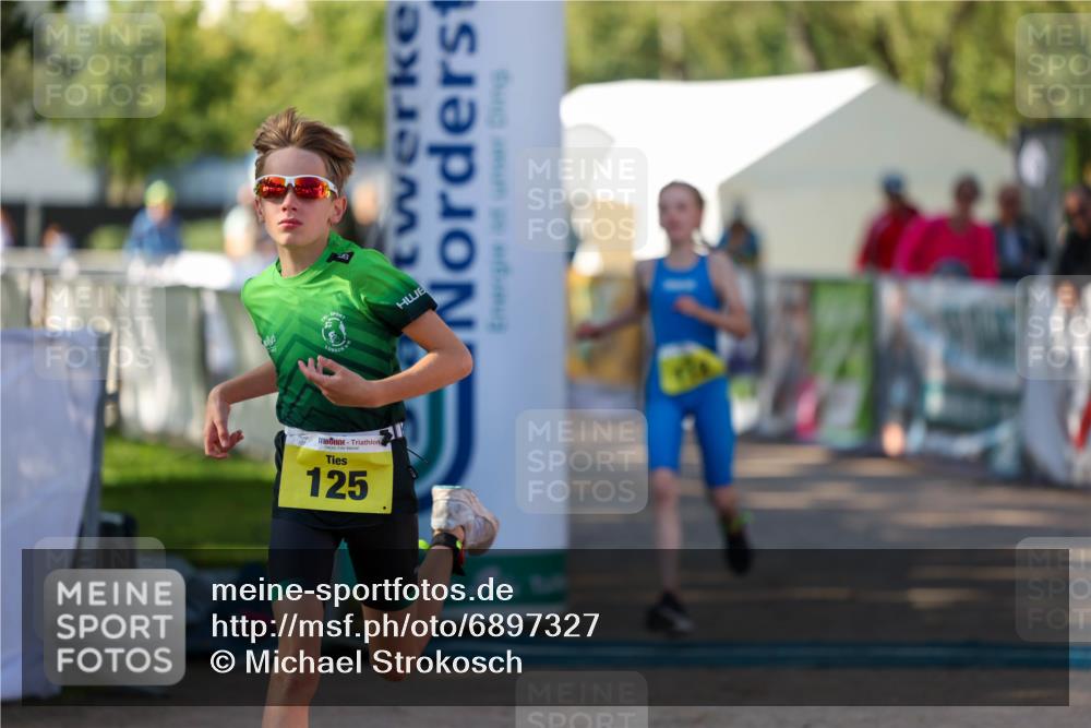 01.09.2024 - 17. Tribühne Triathlon Michael Strokosch http://msf.ph/oto/6897327 01.09.2024 09:51:44 Ziel 96, 112, 125 meine-sportfotos.de