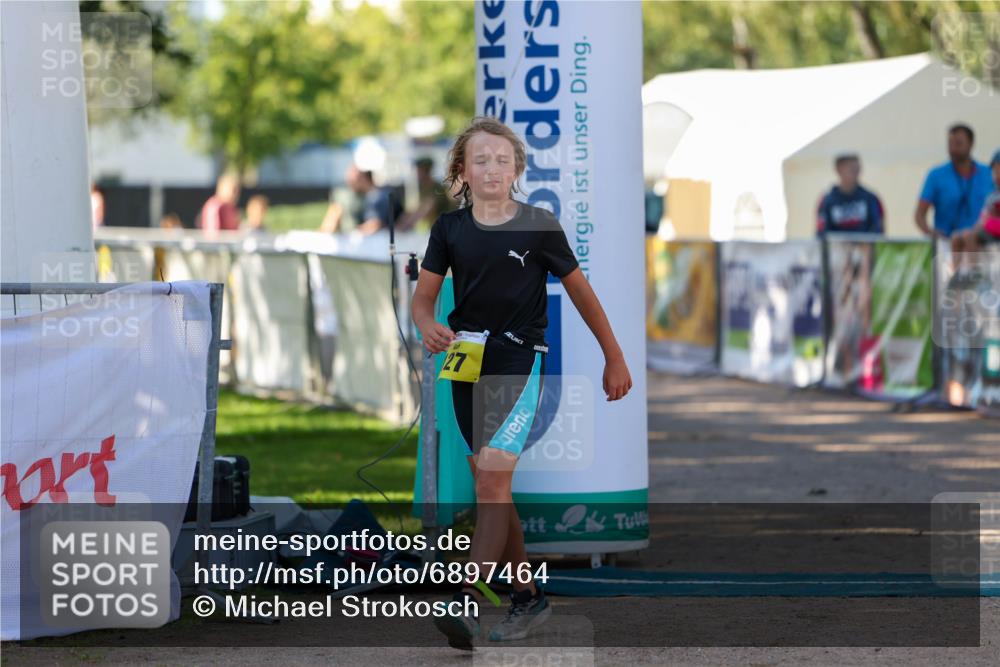 01.09.2024 - 17. Tribühne Triathlon Michael Strokosch http://msf.ph/oto/6897464 01.09.2024 09:52:13 Ziel 110, 127 meine-sportfotos.de