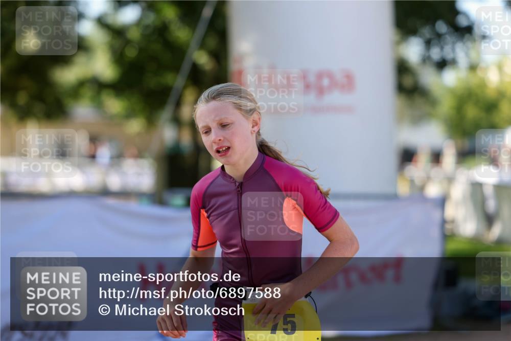 01.09.2024 - 17. Tribühne Triathlon Michael Strokosch http://msf.ph/oto/6897588 01.09.2024 09:54:00 Ziel 75, 123 meine-sportfotos.de