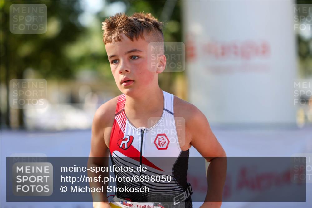 01.09.2024 - 17. Tribühne Triathlon Michael Strokosch http://msf.ph/oto/6898050 01.09.2024 09:55:24 Ziel 91 meine-sportfotos.de