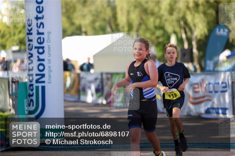 01.09.2024 - 17. Tribühne Triathlon Michael Strokosch http://msf.ph/oto/6898107 01.09.2024 09:55:47 Ziel 116, 122 meine-sportfotos.de