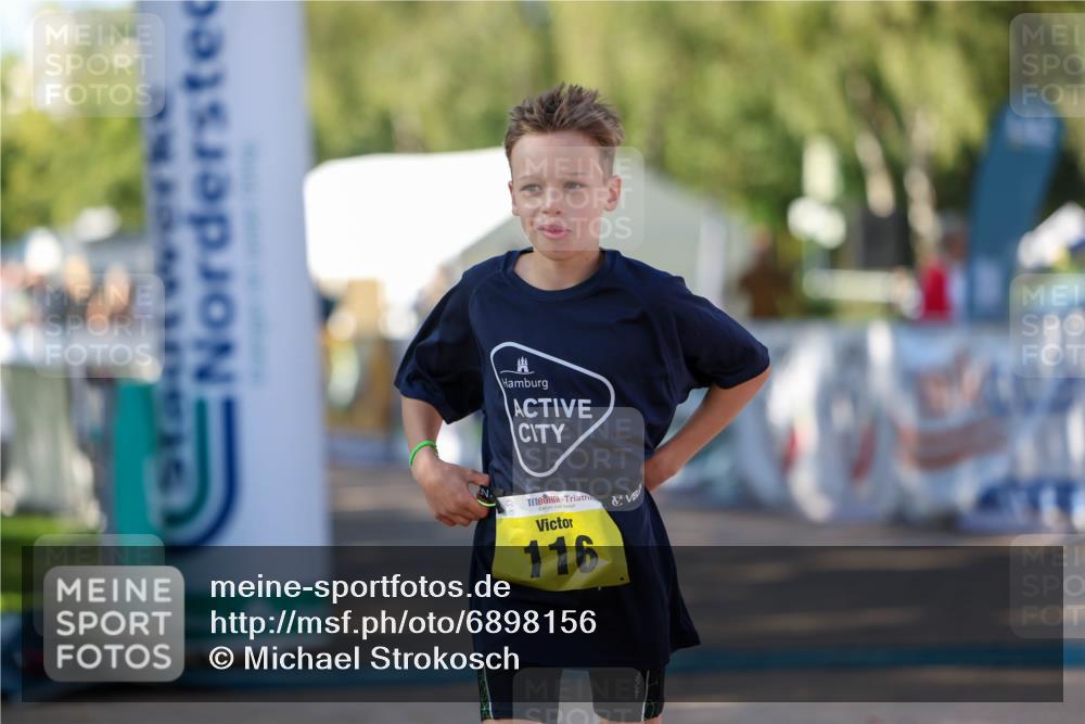 01.09.2024 - 17. Tribühne Triathlon Michael Strokosch http://msf.ph/oto/6898156 01.09.2024 09:55:49 Ziel 74, 116, 122 meine-sportfotos.de