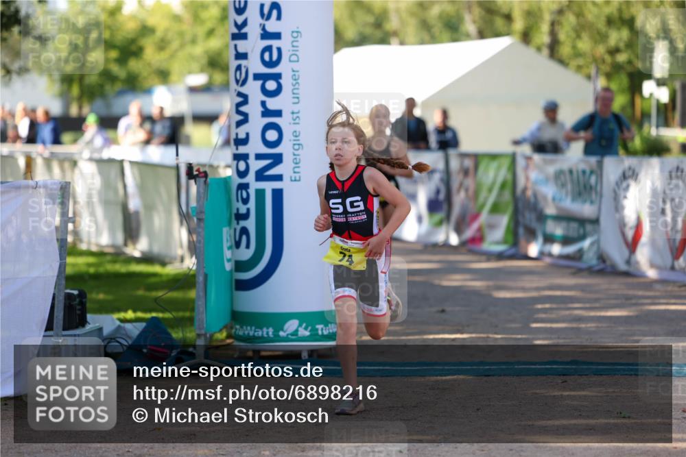 01.09.2024 - 17. Tribühne Triathlon Michael Strokosch http://msf.ph/oto/6898216 01.09.2024 09:55:55 Ziel 74, 95 meine-sportfotos.de
