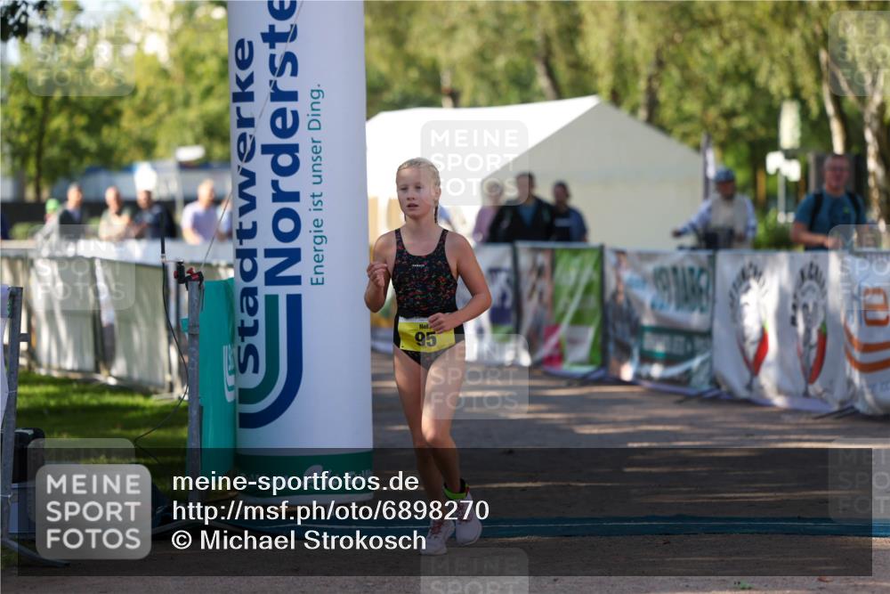 01.09.2024 - 17. Tribühne Triathlon Michael Strokosch http://msf.ph/oto/6898270 01.09.2024 09:55:57 Ziel 74, 95 meine-sportfotos.de