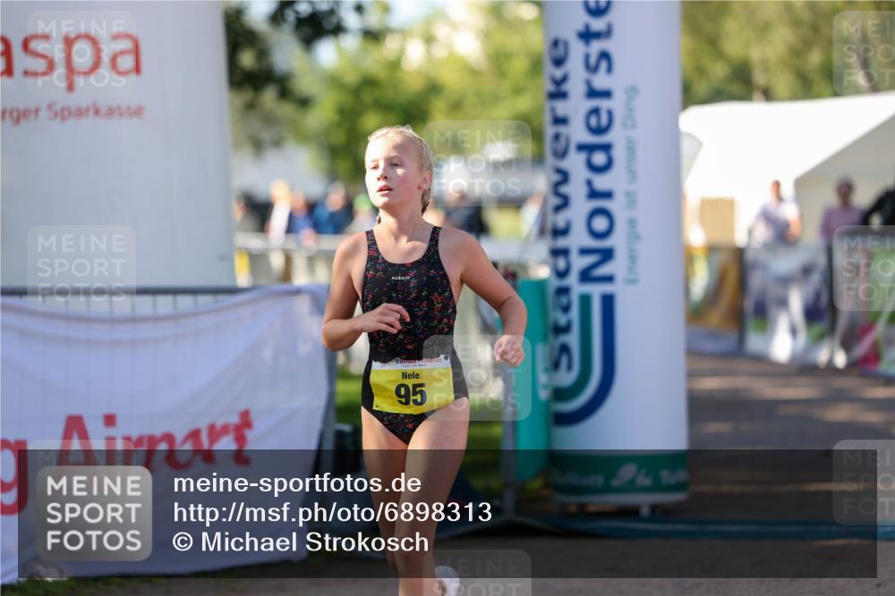 01.09.2024 - 17. Tribühne Triathlon Michael Strokosch http://msf.ph/oto/6898313 01.09.2024 09:55:59 Ziel 74, 95 meine-sportfotos.de