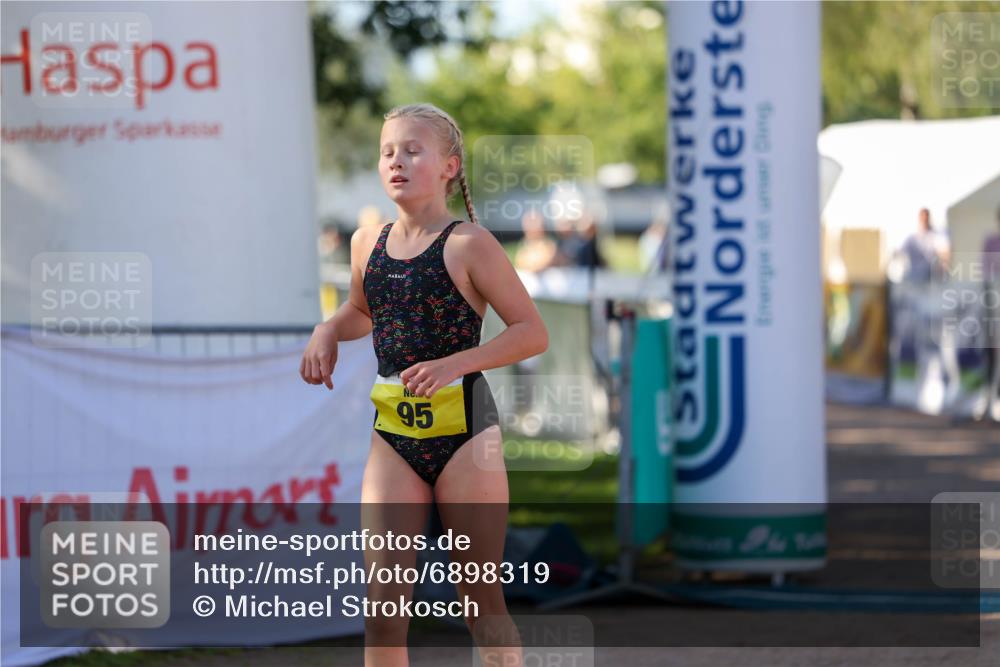 01.09.2024 - 17. Tribühne Triathlon Michael Strokosch http://msf.ph/oto/6898319 01.09.2024 09:55:59 Ziel 74, 95 meine-sportfotos.de