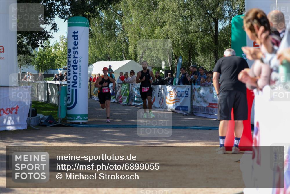 01.09.2024 - 17. Tribühne Triathlon Michael Strokosch http://msf.ph/oto/6899055 01.09.2024 10:49:09 Ziel 140, 156 meine-sportfotos.de
