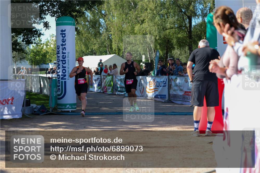 01.09.2024 - 17. Tribühne Triathlon Michael Strokosch http://msf.ph/oto/6899073 01.09.2024 10:49:10 Ziel 140, 156 meine-sportfotos.de