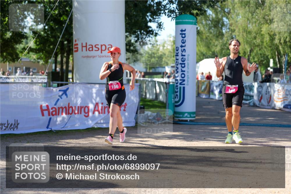 01.09.2024 - 17. Tribühne Triathlon Michael Strokosch http://msf.ph/oto/6899097 01.09.2024 10:49:11 Ziel 140, 156 meine-sportfotos.de